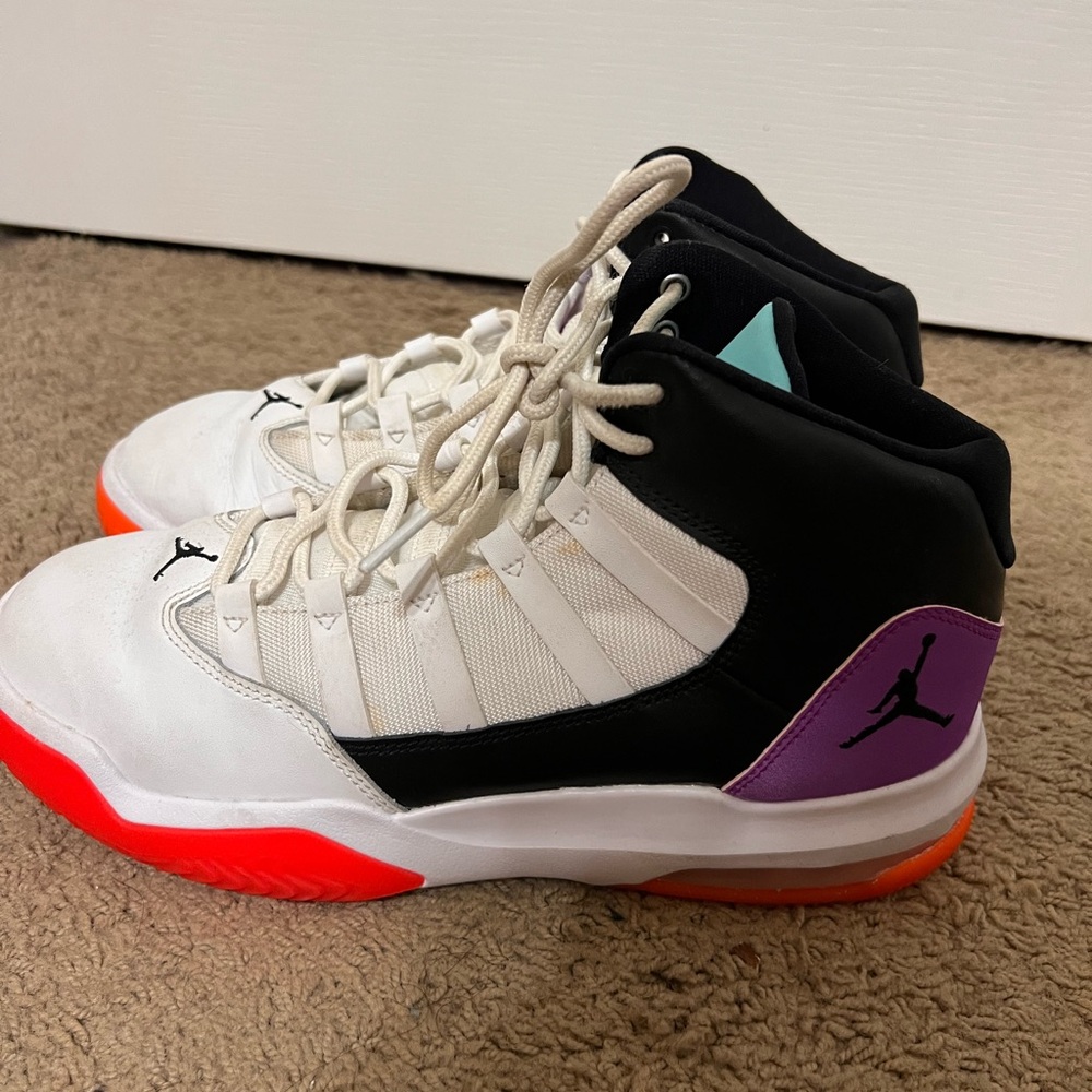 Kids Jordan’s court shoes